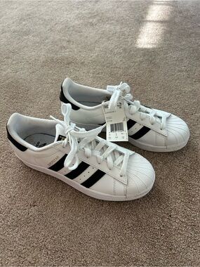 Adidas originals Superstar J White black shell toeSneakers size youth 6.5
